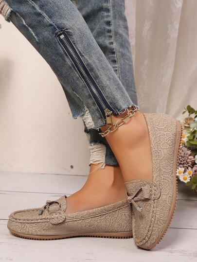 秋冬大码百搭轻便花卉印花皮革软底休闲一脚蹬平底鞋，纯色金属扣圆头乐福鞋，适合户外、日常通勤，优雅手工蝴蝶结水钻压花卡其色女士休闲鞋，女士运动鞋