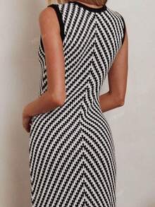 Women's Fashionable Minimalist Elegant Contrast Color Striped Knitted Sleeveless Dress