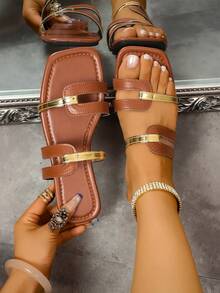 Sandali infradito da donna con punta quadrata, stile casual alla moda, adatti per abiti, spiaggia, passeggiate, in combinazione marrone e oro, leggeri e confortevoli