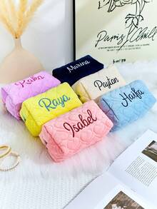 刺绣名字化妆包，个性化刺绣化妆包，薄纱化妆包，定制化妆包，卫生巾收纳包，旅行化妆包，个性化收纳包，多用途，大容量，多功能，色彩缤纷，可爱，萌系，简约，趣味，卡哇伊，Y2K，极简，通勤，商务休闲