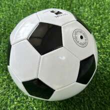 [Personnalisé] 1 Pièce Ballon de football, personnalisé avec votre texte, panneaux classiques noir et blanc, taille 5, ballon de football en PU de haute qualité - cousu à la machine, très élastique et durable, convient pour l'entraînement et les matchs des adultes, sports d'équipe, cadeaux, fans de football, Saint-Valentin, Fête des Pères, cadeaux commémoratifs, cadeaux de collection