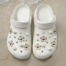 16pcs/Set White Flower & Faux Pearl Shoe Charms For Clogs Sandal Garden Shoes Silicone Bracelet Decoration, DIY Accessories,Festival Gift