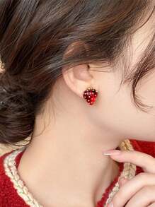 2 piezas Pendientes con colgante de fresa en miniatura, pendientes de moda para mujer, apropiados para fiesta, reunión, cumpleaños y uso diario en verano