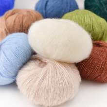 6个球，真丝马海毛纱线，细针织纱线，钩针镂空针织品，手工编织披肩开衫，手工纱线球。详情：4 6个球，马海毛纱线，细针织纱线，钩针镂空针织品，手工编织披肩开衫，手工纱线球