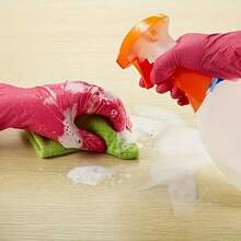 Różowe bezpudrowe jednorazowe rękawiczki nitrylowe do użytku domowego, sprzątania kuchni, mycia naczyń, pielęgnacji zwierząt, farbowania włosów itp. (Bestseller 10/20/50 szt. w opakowaniu)