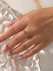 1 pieza Anillo de letra dorada personalizada de moda con diseño de la letra 26 - Amarillo Oro - Ver 14