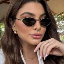 1 unisex klassische Metallbrille mit geometrischem Design und gemusterten Bügeln, geeignet für Laufsteg, Straßenfotografie, Dates, Alltag und Reisen