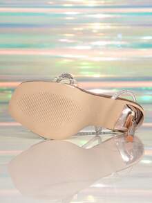 Tacones altos de color champán con puntera cuadrada, tacón fino, correa, decorados con rhinestones y moño, elegantes y adecuados para bodas, fiestas y verano, tacones de aguja - Champán - Ver 8