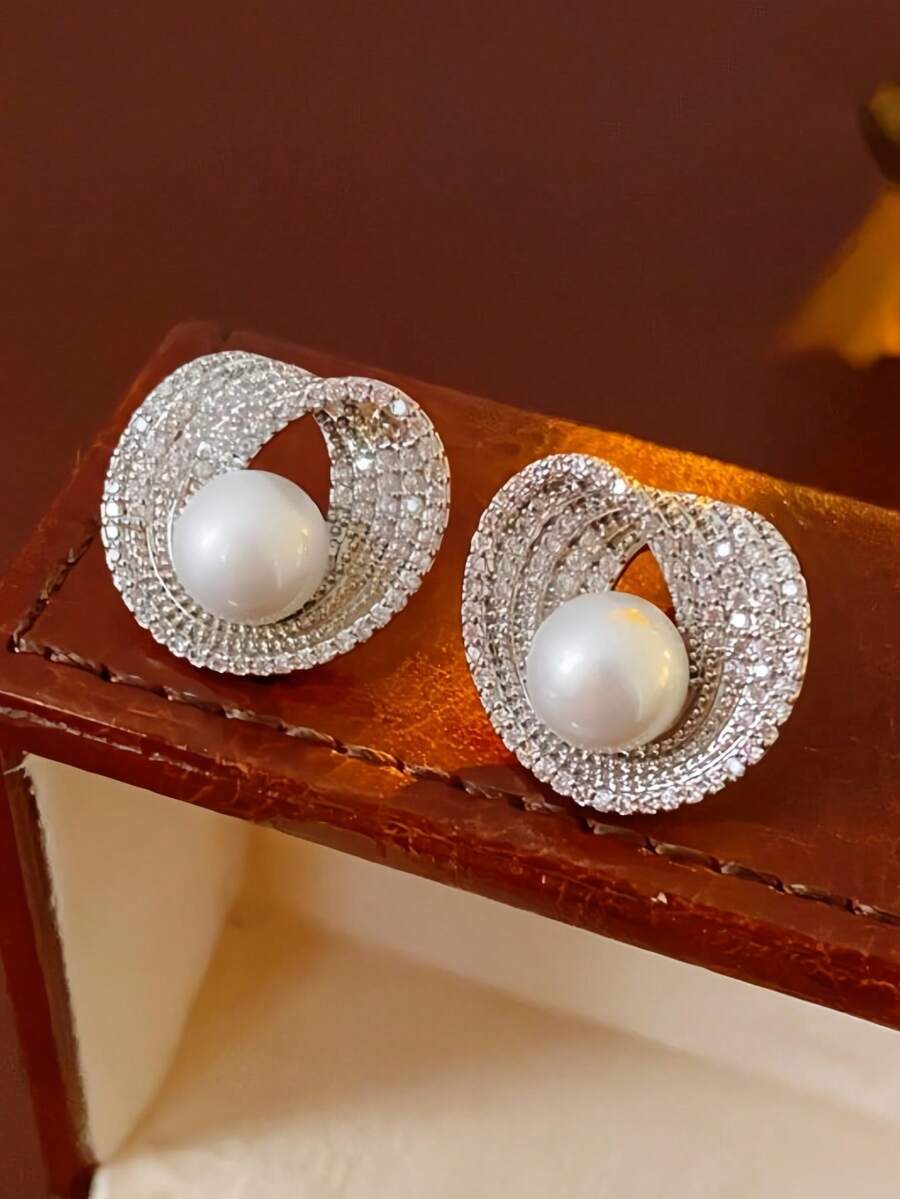 1 Pair Elegant Asymmetrical Circle Pearl Stud Earrings, Suitable For Women Daily/Party Wear - Silver - View 1