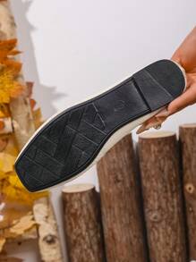 Mocasines planos de mujer tejidos, zapatos cómodos de punta cuadrada con slip-on, zapatos transpirables para mamá para primavera y otoño