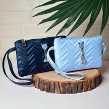 Chic Clutch Bag Purse Embellished With A Dainty Cat Pendant: Style Meets Cuteness. The Luxurious Design Of This Clutch Is Elevated By The Eye-Catching Cat Pendant, Blending Sophistication With Playful Flair. Compact Yet Spacious Enough For Essentials, It's The Ideal Choice To Add A Unique And Stylish Edge To Your Look. - Black - View 4