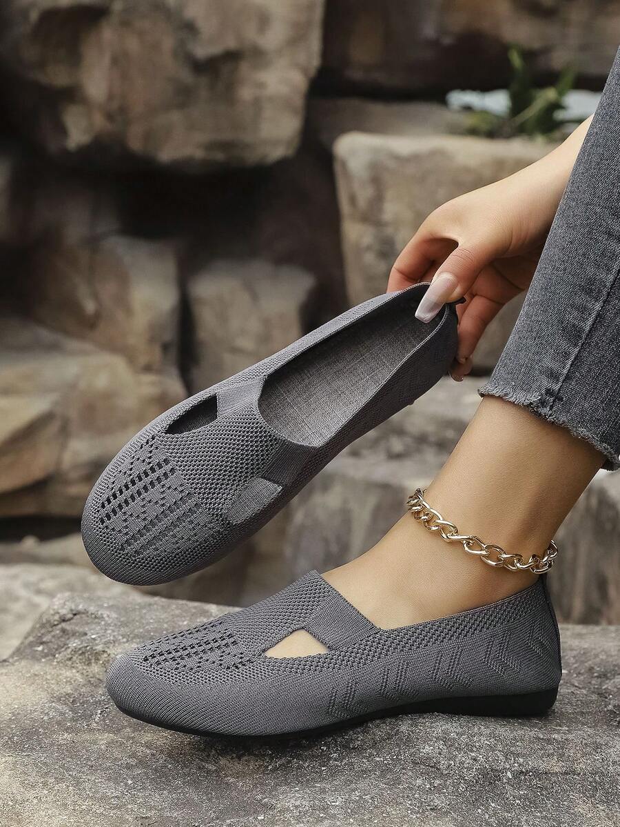 女士熊猫眼图案针织休闲圆头一脚蹬平底鞋，舒适妈妈鞋，适合日常散步 - 灰色 - 查看 1