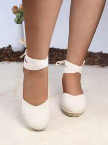 Zapatilla de moda para mujer tipo alpargata, de cuña o de plataforma ancha teijda, cómoda y con gran soporte, con ajuste para tobillo de cuerda y con abertura a los costados, ideales para uso diario para salidas casuales, para uso en interiores y exteriores, para salidas a la playa, salidas de campo, salidas en calor, ofreciendo un toque de estilo, confort  y glamour que resaltan la sofisticación en el calzado femenino. - Blanco - Ver 2