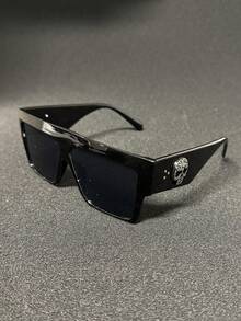 2 chiếc kính vuông thời trang màu đen đinh tán cổ điển cỡ lớn cho nam dùng cho bãi biển mùa hè, hồ bơi, du lịch, gọng dày chịu lực, phụ kiện thời trang ngoài trời, phổ biến trên mạng xã hội - Khung đen toàn bộ tròng kính màu xám/có phụ kiện trang trí hình đầu lâu + đen - Xem 8