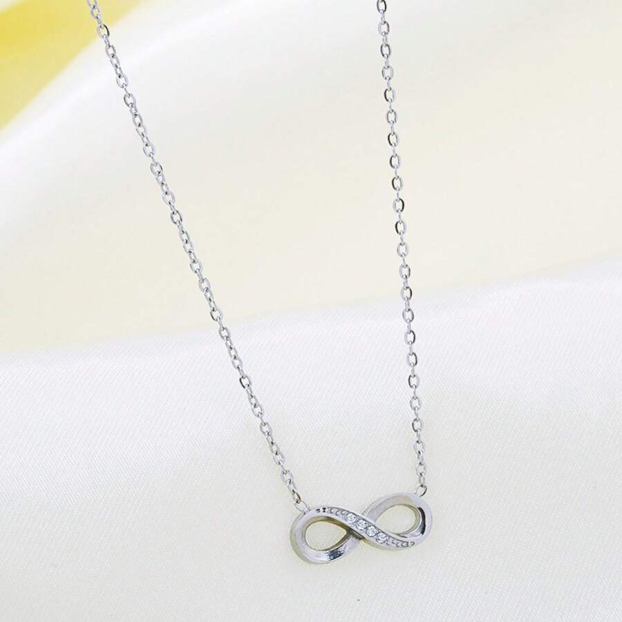 Women Pendant Necklaces