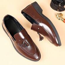(Eine Nummer kleiner empfohlen) Neue Herren Business Anzugschuhe, einfache schwarze Arbeitsschuhe, Slip-On Loafer, weiches Leder, weiche Sohle, bequem, Lässig, Lederschuhe, weiche Sohle, bequem, atmungsaktiv, rutschfest, geeignet für Partys, Abschlussfeierlichkeiten, Hochzeiten, Autofahren, Spazierengehen, vielseitige Herrenschuhe