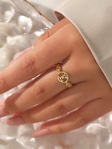 1 pieza Anillo de letra dorada personalizada de moda con diseño de la letra 26 - Amarillo Oro - Ver 13