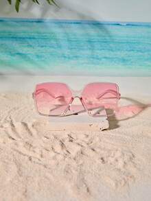 Tropiscape 1副欧美风大框时尚眼镜，可个性化定制，适合Y2K风格拍照、驾车、海滩度假等场合，营造轻松休闲的度假氛围，也是秋季、圣诞节、冬季圣诞节的理想礼物。