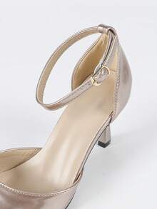 2025新款女士尖头高跟时尚鞋，优雅大方