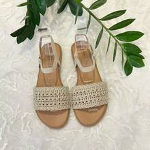 Women's Flat Sandals With An Openwork Design That Offers Breathability In Summer. A Back Strap Stabilizes The Heel And A Non-Slip Sole. Comfortable And Versatile For Any Look.