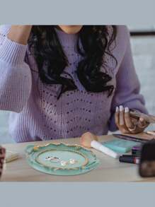 1pc Mini Jewelry Tray, Oval Vintage Decorative Tray, Jewelry Display Tray, Vintage Court Style Jewelry Storage Tray, Vintage Aristocratic Style Ornament Storage Tray, Perfect For Photography Accessories, Still Life Photography, Decorative Storage, Photo Background. Suitable For Bedroom, Living Room, Bathroom. Women's Storage, Suitable For Women's Back To School Gift.