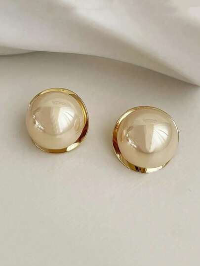 经典半圆形仿珍珠耳环，提升您的整体形象