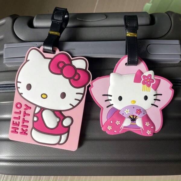 Sanrio Kawaii Hello Kitty Luggage Label Anime Sanrio Kuromi Melody Luggage Tag Suitcase ID Address Holder Baggage Boarding PortableSuitcase Tag Pendant Holiday Vacation For Travel For Honeymoon For College For School Bag For Flying For Cruise For Bags For Luggage