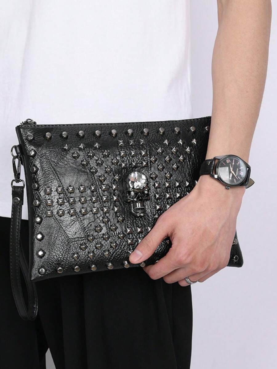 1 pezzo Borsa clutch in pelle PU nera con borchie, decorazione in metallo a forma di croce/lettera, borsa da uomo personalizzata e cool, borsa da polso per il business, adatta per telefono, contanti, chiavi, occhiali, adatta per lavoro, pendolarismo, riunioni, viaggi di lavoro, shopping, essenziale per lavoratori d'ufficio, regalo per uomo, marito, capo, regalo per vacanze, Ognissanti, Ringraziamento