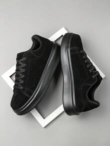 男士休闲卡其色PU拼接系带运动鞋，简约复古风格，适合日常通勤、户外活动、四季皆宜，穿着舒适，适合搭配牛仔裤等运动装束。 - 黑色 - 查看 3