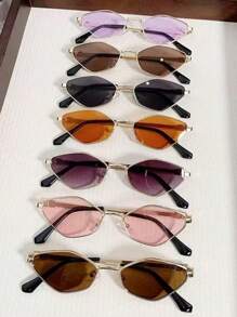 1 unisex klassische Metallbrille mit geometrischem Design und gemusterten Bügeln, geeignet für Laufsteg, Straßenfotografie, Dates, Alltag und Reisen