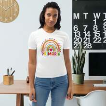 Playera para Maestra "La Maestra mas Bonita ". Playera Blanca Sublimada. Cuello Redondo. Manga Crota. Regalo Día de la Maestro. - Blanco - Ver 3