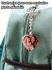 Breloc personalizat din cristal cu imagine, breloc personalizat cu fotografie, brelocuri personalizabile pentru cadouri de ziua de naștere, breloc personalizat la modă pentru băieți și fete, potrivit pentru nunți, Ziua Îndrăgostiților, aniversări, absolviri, potrivit pentru chei DIY, ghiozdane de școală, genți de mână, accesoriu elegant pentru rucsac, idei de cadouri pentru el/ea, prieteni, copii, mamă, cupluri, cei mai buni prieteni, băiat, fată, familie.