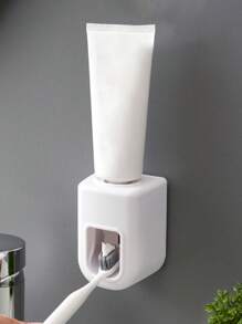 1 set de 24 pièces de style court mignon, étoiles bleues cool avec un design en diamant et feuille d'or. Des bandes de gelée pour ongles pouvant être portées facilement. Convient pour les filles et les étudiantes. Kit d'outils pour Nail Art