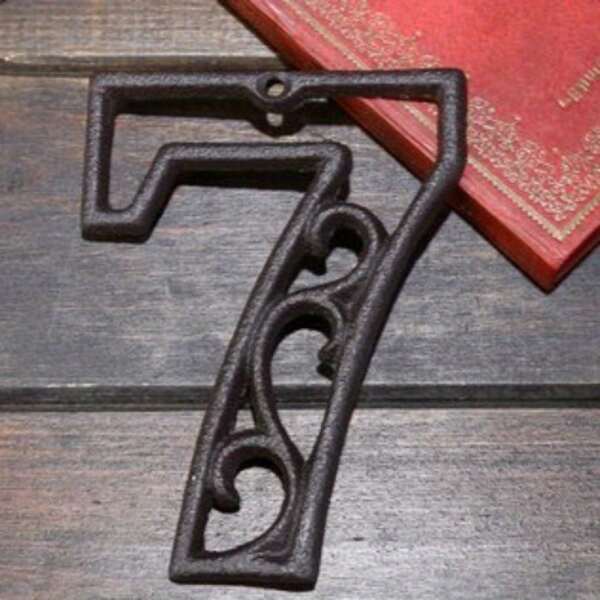 1 pièce Numéros de maison en fonte de première qualité - Plaques d'adresse lourdes de 4,5 po, résistantes à la rouille, numéros vintage artisanaux - Décoration de porche avant, panneaux de boîte aux lettres, marqueurs d'entrée - Décoration de maison de style ferme - Panneaux de propriété résistants aux intempéries - Améliorer l'attrait de la maison - Cadeaux de pendaison de crémaillère - Enseignes de domaine de luxe