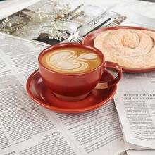 Mora Ceramic Latte Art Mug With Saucer - 10.5 Oz, Round Bottom Pours - Cafe Cups Cappuccino, Espresso, Coffee, Tea Etc - Porcelain Set Baristas, Great - Chai Latte - 紅色 - 查看 7