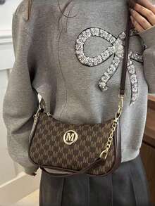 2025年新款时尚经典PU防水面料M字母印花设计金属链条装饰单肩斜挎包。适合购物、钱包、学生、年轻女性、办公室女性。非常适合办公室、大学、工作、商务、通勤、户外活动、旅行和野餐。 - 咖啡棕 - 查看 4