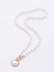 Pendentif en forme de cœur avec de faux perles et des billes. Bijou de cou adorable, parfait pour toute occasion : Saint-Valentin, Maman, Fête des mères, Cadeau
