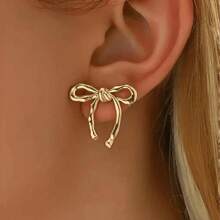 Versatile And Elegant Earrings, Women's European And American Gold Bow Earrings Are Hot Selling And Popular, Fashionable, Simple, Smooth And Elegant Earrings