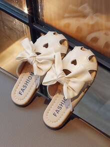 1双女童分趾拖鞋，夏季新款镂空蝴蝶结装饰，适合小女孩，儿童平底凉鞋，适合沙滩和室内穿着 - 米色 - 查看 3