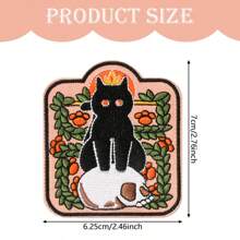 1 Stück schwarze Katze mit Krone Stickerei Patch, Katzenpfoten auf Schädel Design, Halloween Dekor Abzeichen Patch, geeignet für Kleidung, Taschen, Hüte und Rucksäcke, modischer und strapazierfähiger Stoff-Aufkleber, einfach zu aufzubügeln