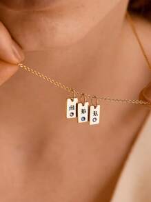 925er Sterling Silber individuell gestaltbare Initialen Halskette mit Geburtssteinen! Perfekt als Geschenk für Familie, Mutter, Oma, Liebste oder beste Freunde. Ideal für Geburtstage, Jahrestage oder den täglichen Gebrauch. Jeder Anhänger zeigt eine einzigartige Initiale kombiniert mit einem leuchtenden Geburtsstein