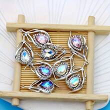 8 pièces Ensemble de charms feuille éblouissants en rose, blanc et violet - Pendentifs en alliage de zinc réactifs aux UV pour fabrication de bijoux DIY, fournitures pour la confection de boucles d'oreilles et de bracelets plaqués argent