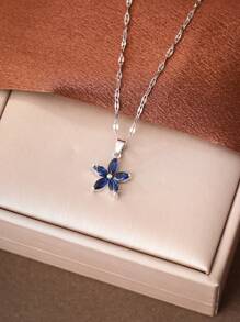 1 pieza Colgante de mujer con forma de flor pentagonal, pétalos y circonita cúbica de diseño elegante y fresco, con cadena para clavícula para San Valentín