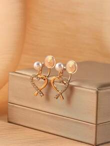 1 对时尚新款水晶仿珍珠心形设计夹式耳环，适合女士，高端优雅耳饰，适合日常佩戴和送礼 - 耳夾 - 查看 4