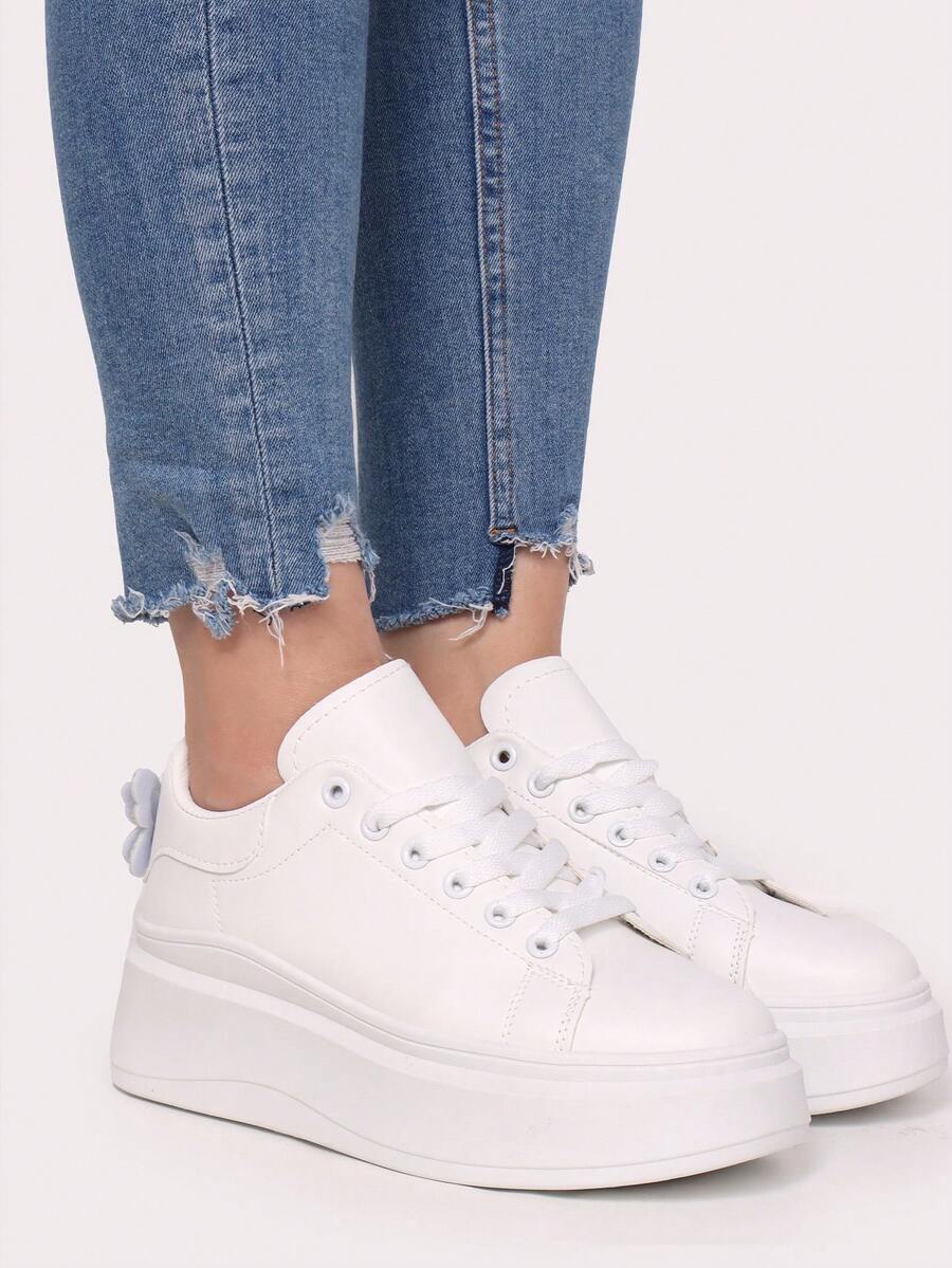 Zapatillas para mujer de piel sintética con cordones y decoración trasera de mariposa con strass no desmontable - Blanco - Ver 1
