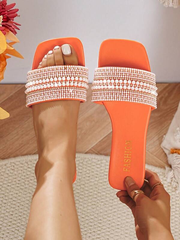 Sandalias planas con cristal, rhinestone y adorno de perla para mujer, suela suave tipo slip-on de tacón plano para vestir casual, vacaciones y playa, chanclas bohemias retro de dedo abierto con cristal y perla para mamá, color naranja brillante