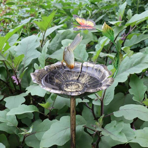 1pc Iron Butterfly Shaped Outdoor Bird Feeder, Suitable For Courtyards, Gardens, And Lawns, Easy Installation