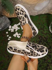 Women's Casual Sneakers, New Fashion Leopard Print Patent Leather Round Toe Flat Shoes, Easy Slip-On, Comfortable & Versatile