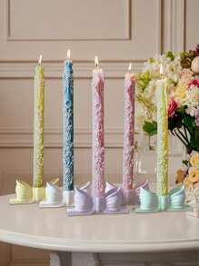 1pc Embossed Long-Pole Wedding Candle With A Bow Candle Stand, Retro Engraved Candle Decoration, French Decoration, Available In Multiple Colors Such As Pink, Blue, White And Green, Wedding Decoration, Home Decoration, Shooting Props, Romantic Candlelight Dinner Decoration, A Gift For Mom