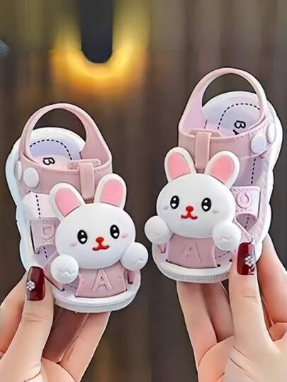 婴儿卡通装饰平底凉鞋，夏季时尚